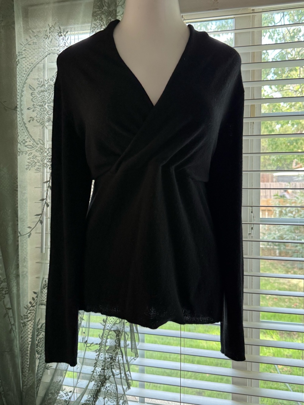Peck & Peck 100% cashmere Classic Black Wrap-Style Long Sleeve Top